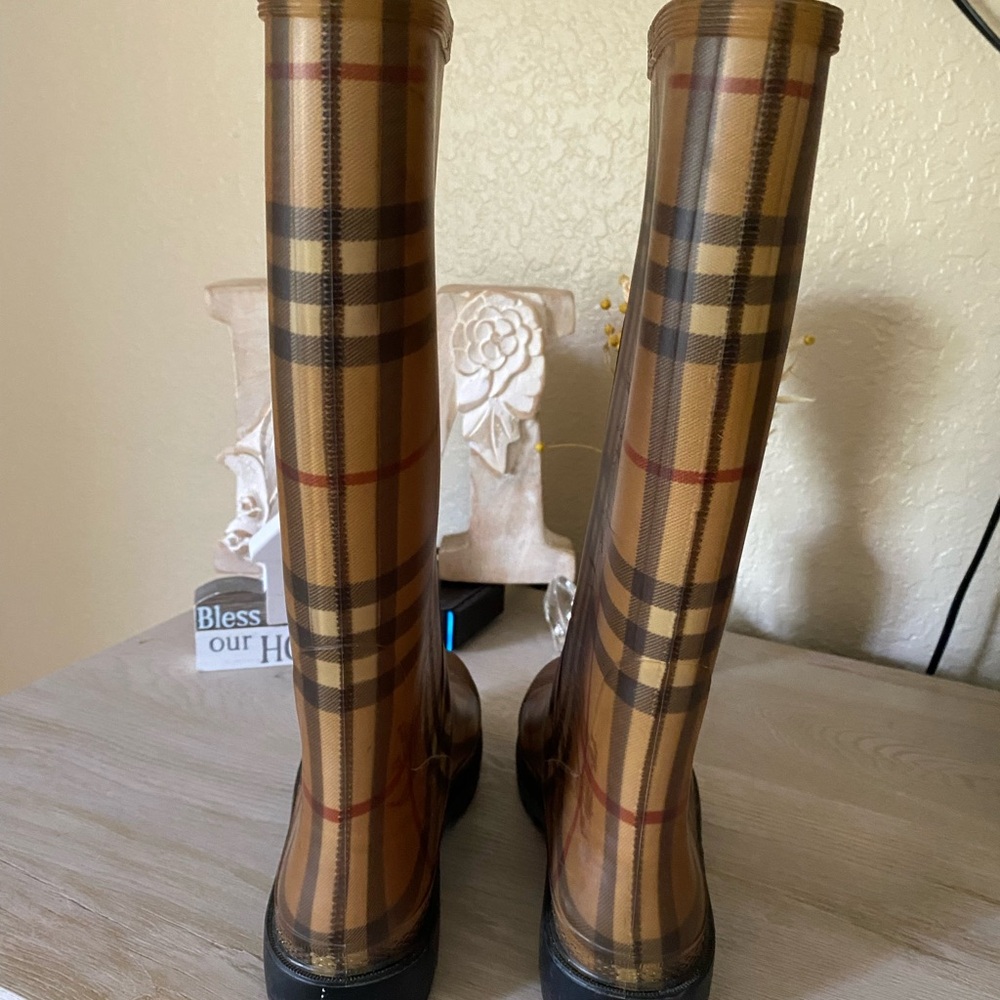 Rain Boots - Picture 3 of 5